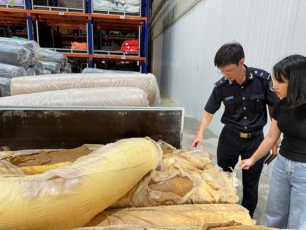 Hải quan Thái Nguyên thăm hỏi, động viên doanh nghiệp khắc phục hậu quả bão lũ