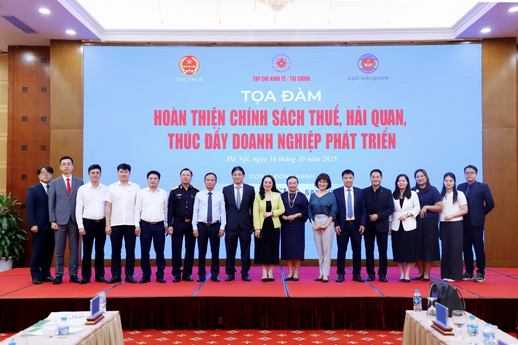 Chùm ảnh: Tọa đàm “Hoàn thiện chính sách thuế, hải quan, thúc đẩy doanh nghiệp phát triển” Chùm ảnh: Tọa đàm “Hoàn thiện chính sách thuế, hải quan, thúc đẩy doanh nghiệp phát triển”