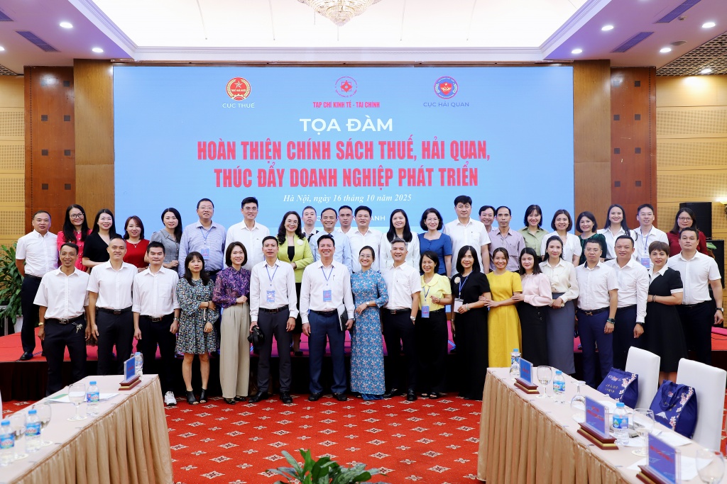 Chùm ảnh: Tọa đàm “Hoàn thiện chính sách thuế, hải quan, thúc đẩy doanh nghiệp phát triển” Chùm ảnh: Tọa đàm “Hoàn thiện chính sách thuế, hải quan, thúc đẩy doanh nghiệp phát triển”