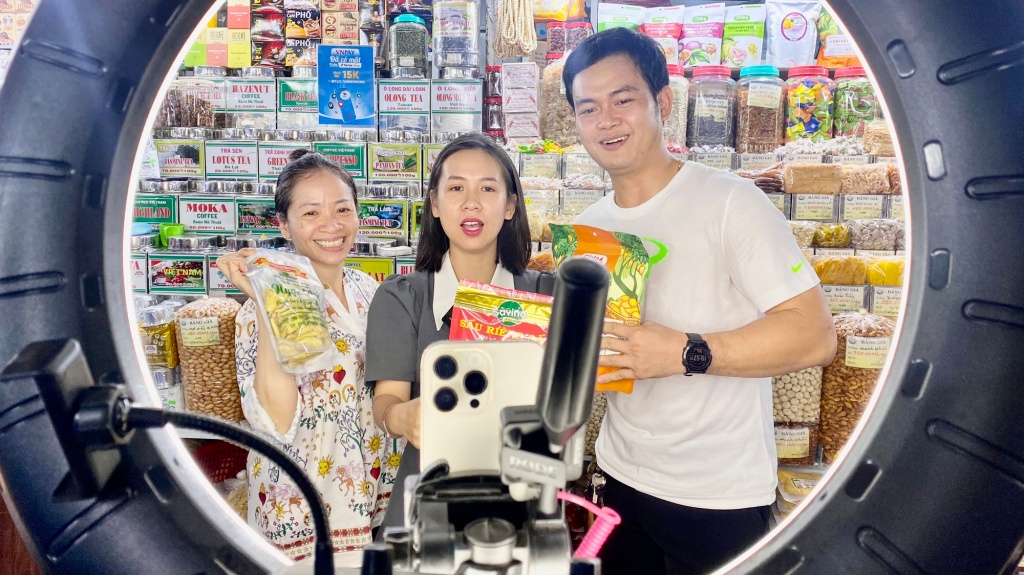 Việt Nam bứt phá dẫn đầu Đông Nam Á trong kỷ nguyên thương mại điện tử số