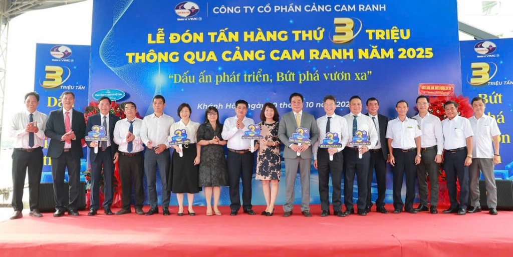 Đón tấn hàng thứ 3 triệu qua cảng Cam Ranh