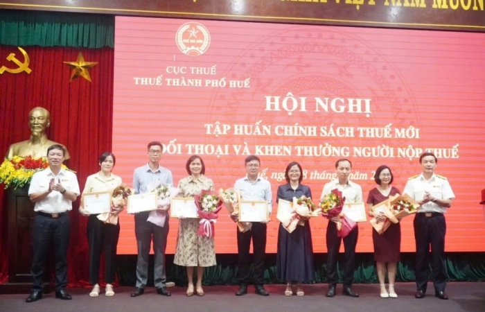 Thuế thành phố Huế vận động hộ kinh doanh chuyển sang kê khai từ năm 2026