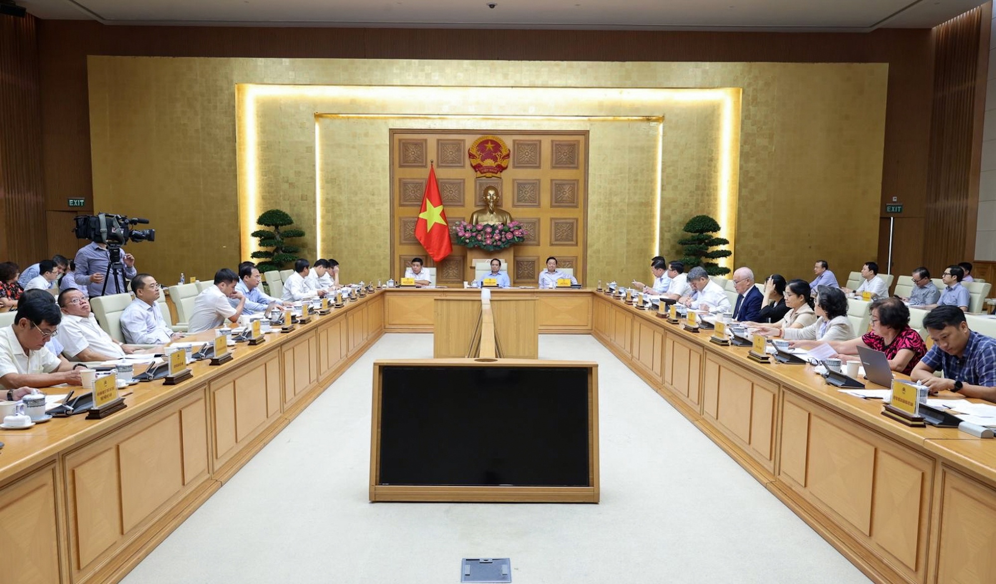 Chính phủ kiên quyết không để phát sinh “Giấy phép con”
