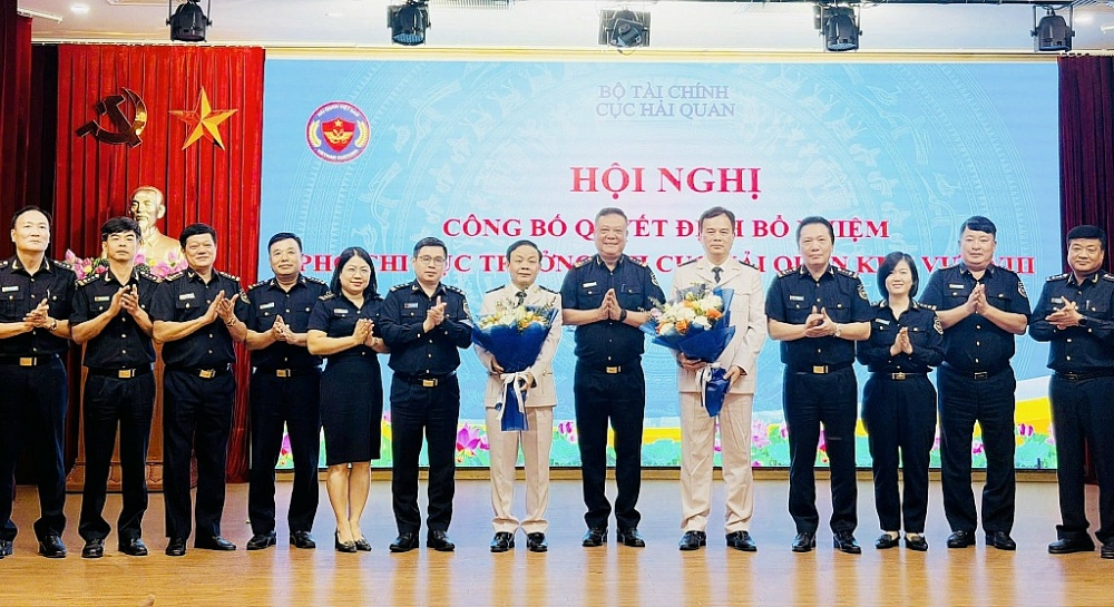 Bổ nhiệm 2 tân Phó Chi cục trưởng Hải quan khu vực VIII