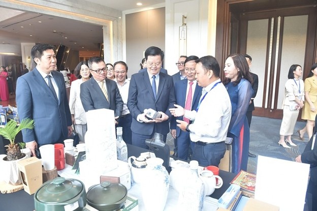 Bông Hồng Vàng 2025: Tôn vinh bản lĩnh và khát vọng nữ doanh nhân