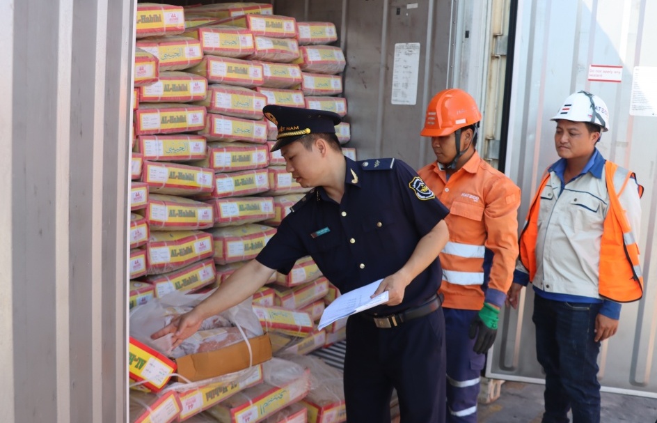 Hải quan khu vực III hoàn thành nhiệm vụ thu ngân sách từ giữa tháng 10