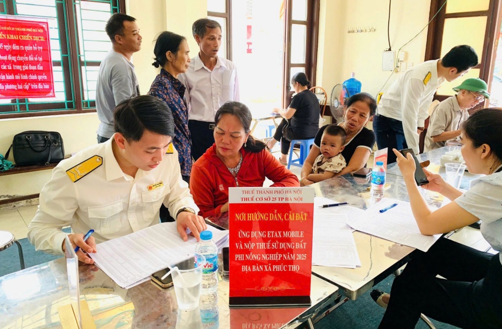 Thuế TP Hà Nội: Đẩy mạnh chuyển đổi số, lấy người nộp thuế làm trung tâm phục vụ