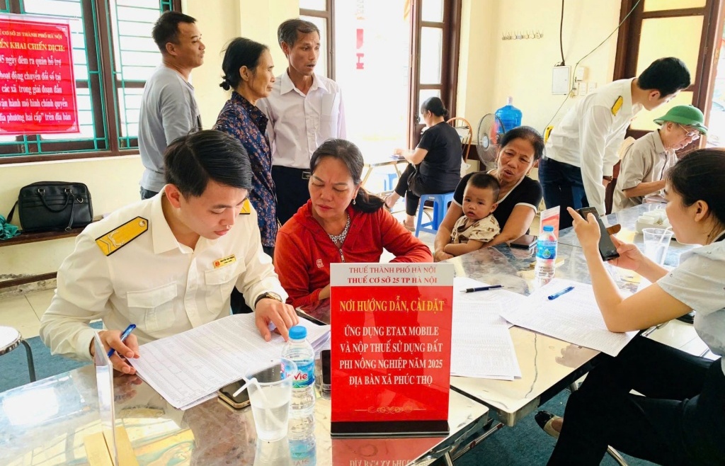 Thuế TP Hà Nội: Đẩy mạnh chuyển đổi số, lấy người nộp thuế làm trung tâm phục vụ