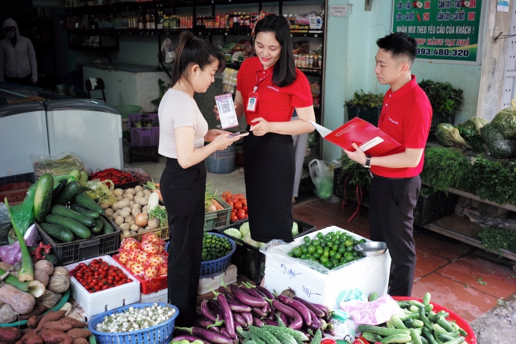 Agribank chủ động kiến tạo ngân hàng số, đưa dịch vụ đến từng người dân