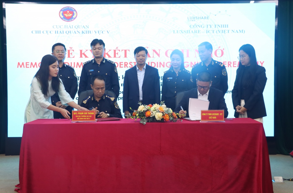 Hải quan khu vực V và Công ty Luxshare ICT hợp tác về công nghệ, chuyển đổi số