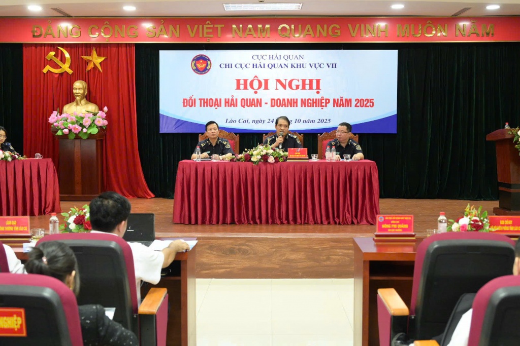 Hải quan khu vực VII ra mắt Chatbot AI hỗ trợ doanh nghiệp Hải quan khu vực VII ra mắt Chatbot AI hỗ trợ doanh nghiệp