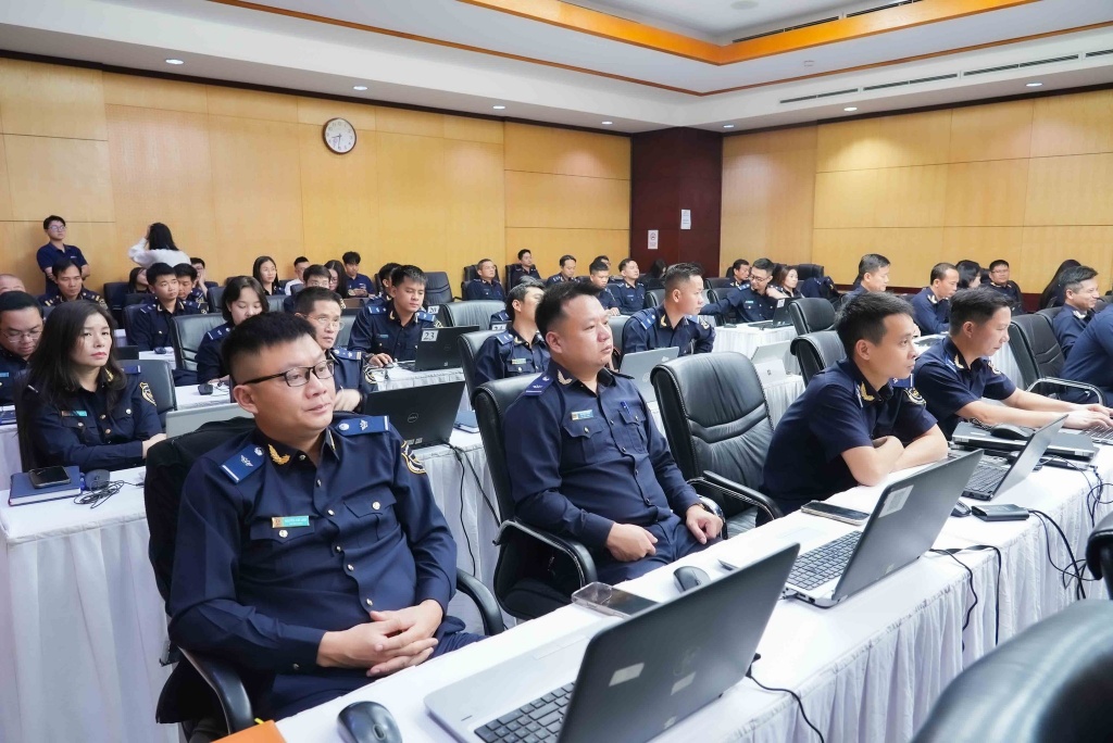Hải quan bồi dưỡng chuyển đổi số và AI thực chiến cho công chức Hải quan bồi dưỡng chuyển đổi số và AI thực chiến cho công chức
