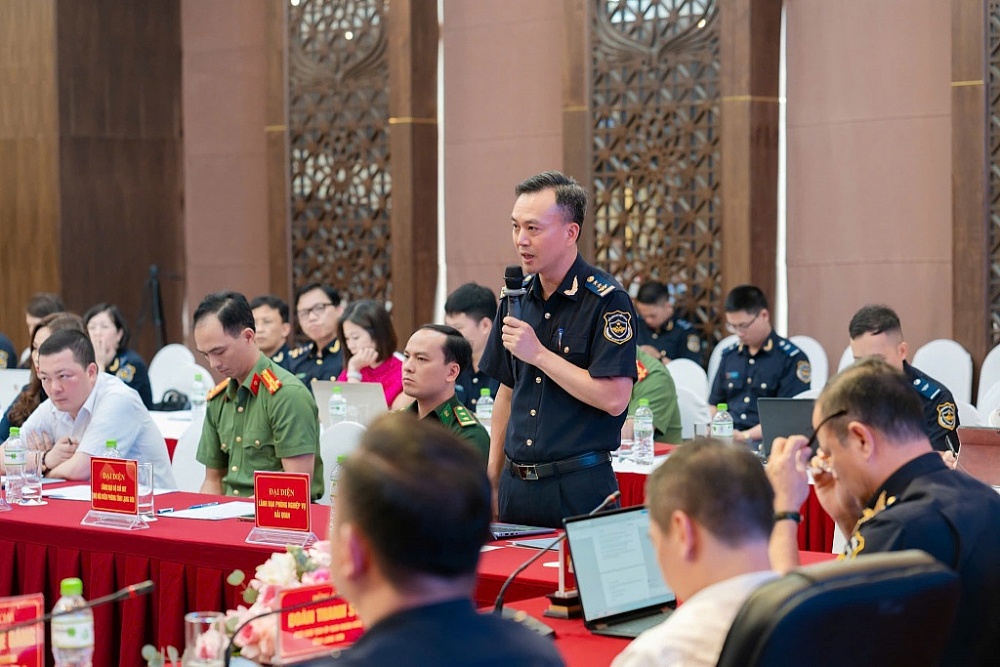 Hải quan Tân Thanh phối hợp với các sở, ban ngành tháo gỡ khó khăn cho DN. Ảnh: H. Nụ