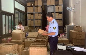 Thu giữ lượng lớn hàng hoá có dấu hiệu giả mạo nhãn hiệu "ZARA"