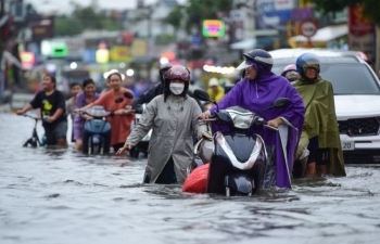 Nhẹ gánh âu lo nhờ MB bảo vệ nguồn thu nhập mùa bão