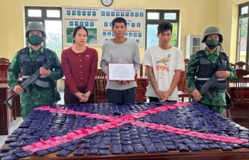 Bắt giữ 3 đối tượng vận chuyển trái phép số lượng lớn ma túy tổng hợp