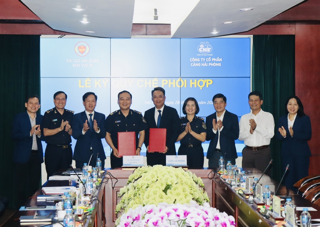 Hải quan khu vực III và cảng Hải Phòng ký kết quy chế phối hợp Hải quan khu vực III và cảng Hải Phòng ký kết quy chế phối hợp