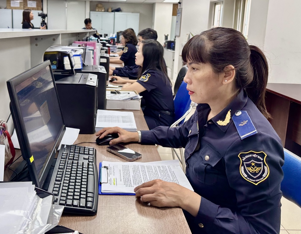 Hải quan khu vực II: Tăng thu cho ngân sách 270 tỷ đồng từ công tác nghiệp vụ Hải quan khu vực II: Tăng thu cho ngân sách 270 tỷ đồng từ công tác nghiệp vụ