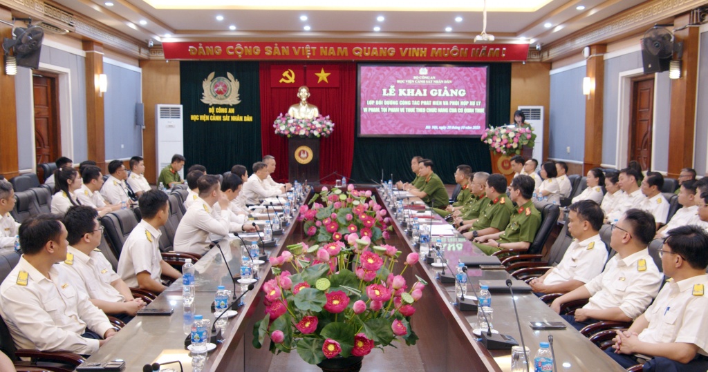 Công chức thuế học kỹ năng cảnh sát để truy vết tội phạm kinh tế bằng Big data Công chức thuế học kỹ năng cảnh sát để truy vết tội phạm kinh tế bằng Big data