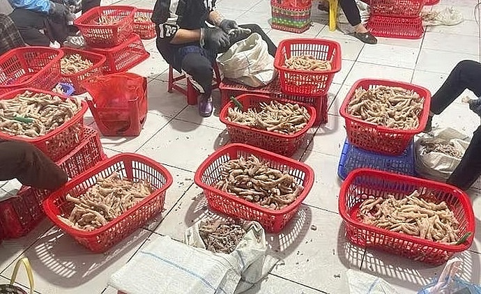 Bên trong hộ kinh doanh Tuấn Minh. Ảnh: Công an tỉnh Lạng Sơn. Bên trong hộ kinh doanh Tuấn Minh. Ảnh: Công an tỉnh Lạng Sơn.