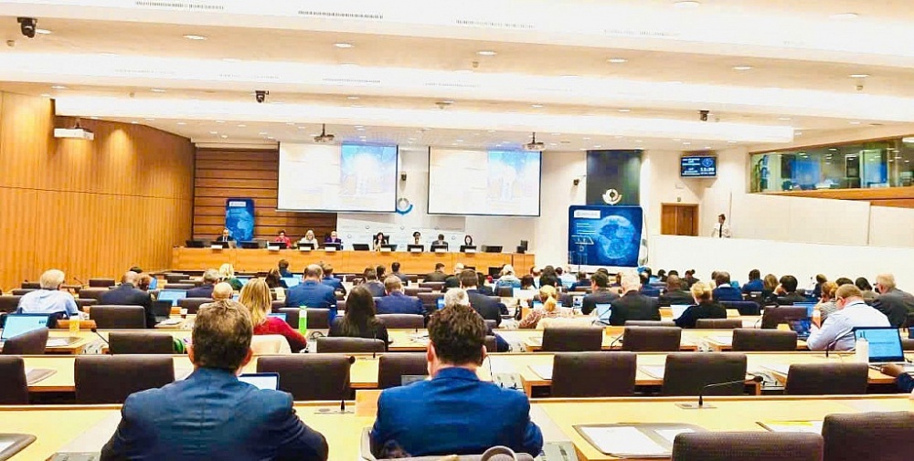 Phiên họp với sự tham gia của gần 350 đại biểu đến từ cơ quan Hải quan các nước thành viên của WCO, các tổ chức quốc tế, khu vực tư nhân và các Viện nghiên cứu toàn cầu. Phiên họp với sự tham gia của gần 350 đại biểu đến từ cơ quan Hải quan các nước thành viên của WCO, các tổ chức quốc tế, khu vực tư nhân và các Viện nghiên cứu toàn cầu.