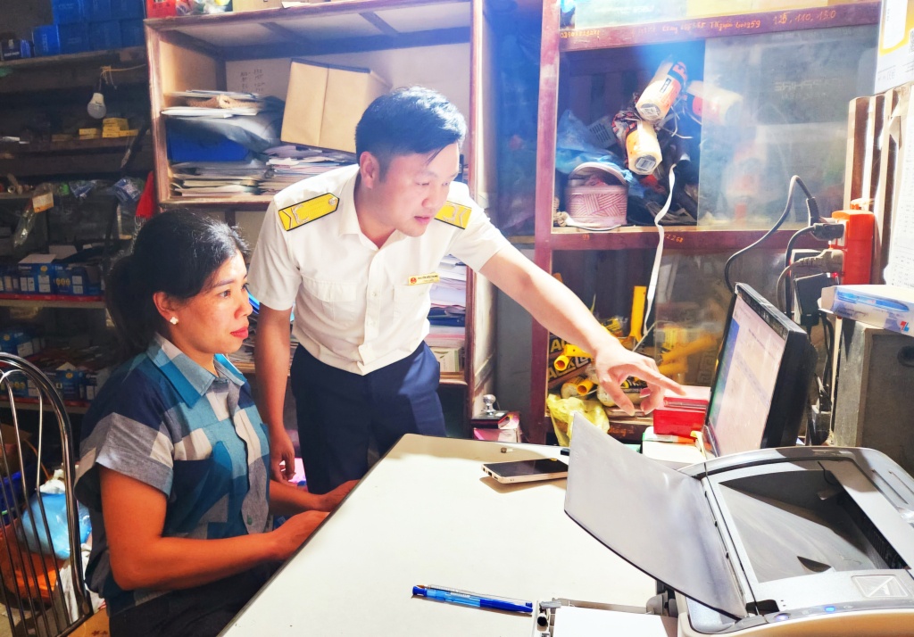 Đề xuất cơ chế bổ sung thu nhập cho công chức ngành Thuế, Hải quan Đề xuất cơ chế bổ sung thu nhập cho công chức ngành Thuế, Hải quan