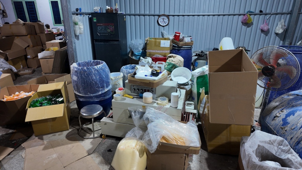 mỹ phẩm giả mỹ phẩm giả