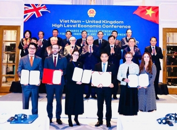 Việt Nam - Anh và Bắc Ireland ký Hiệp định hợp tác và hỗ trợ hành chính lẫn nhau trong lĩnh vực hải quan