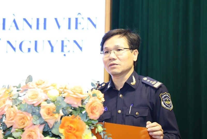 Trao chứng nhận cho 12 DN tham gia Chương trình tự nguyện tuân thủ pháp luật hải quan Trao chứng nhận cho 12 DN tham gia Chương trình tự nguyện tuân thủ pháp luật hải quan