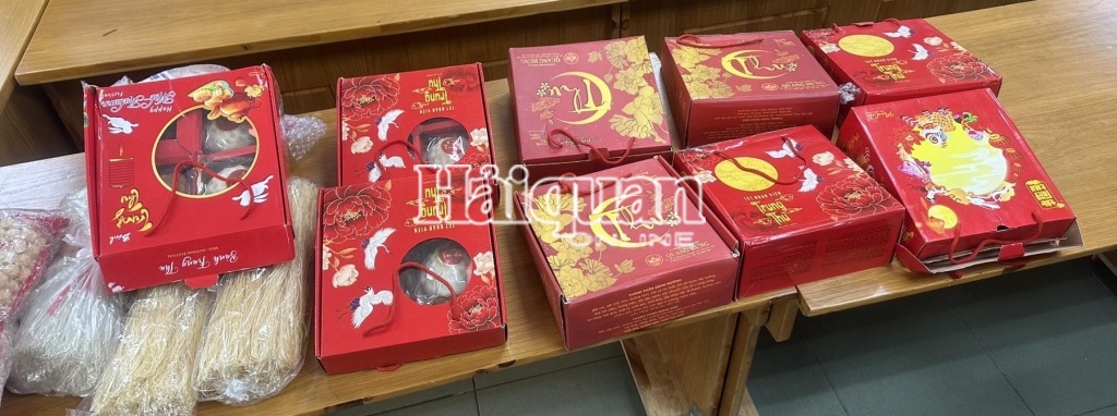Hải quan Chuyển phát nhanh phát hiện 1 kg ma túy giấu trong nhân bánh trung thu Hải quan Chuyển phát nhanh phát hiện 1 kg ma túy giấu trong nhân bánh trung thu