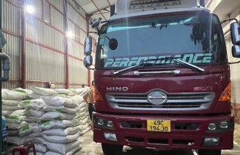 Liên tiếp phát hiện 2 phương tiện vận chuyển 8 tấn đường cát nhập lậu