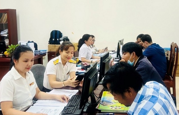 Thuế tỉnh Quảng Ngãi thành lập tổ hỗ trợ hộ kinh doanh chuyển đổi