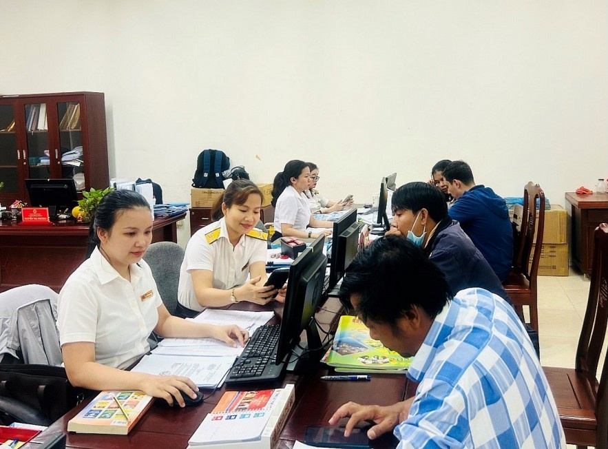 Thuế tỉnh Quảng Ngãi thành lập tổ hỗ trợ hộ kinh doanh chuyển đổi Thuế tỉnh Quảng Ngãi thành lập tổ hỗ trợ hộ kinh doanh chuyển đổi