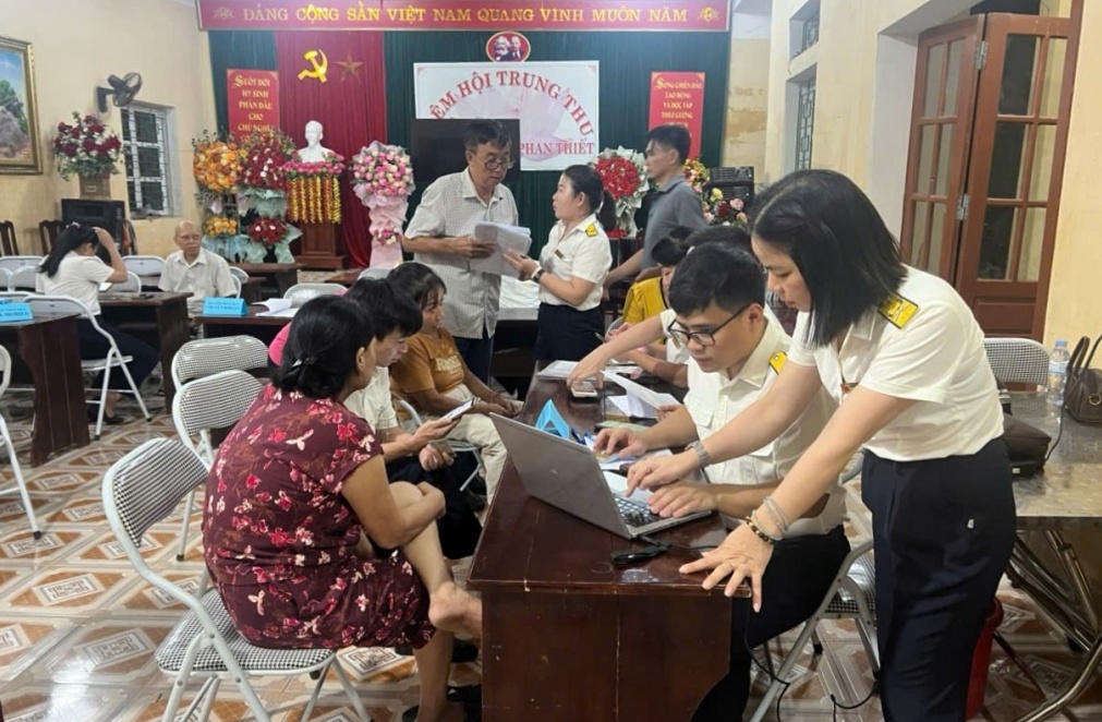 Thuế cơ sở 1 tỉnh Tuyên Quang triển khai 60 ngày cao điểm hỗ trợ hộ kinh doanh kê khai thuế