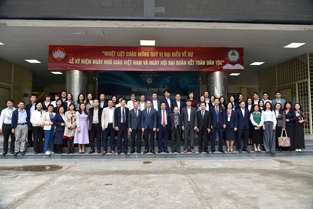 Các đại biểu tham dự đã đưa ra nhiều giải pháp tham khảo cho cơ quan hoạch định chính sách Các đại biểu tham dự đã đưa ra nhiều giải pháp tham khảo cho cơ quan hoạch định chính sách