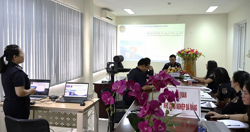 Hội nghị đối thoại Hải quan-Doanh nghiệp được tổ chức trực tuyến. Hội nghị đối thoại Hải quan-Doanh nghiệp được tổ chức trực tuyến.