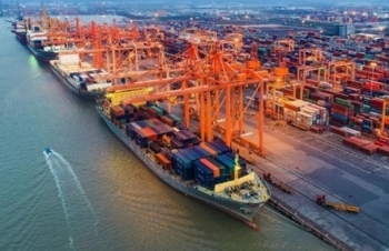 Xuất nhập khẩu Việt Nam tiếp tục khởi sắc sau 10 tháng