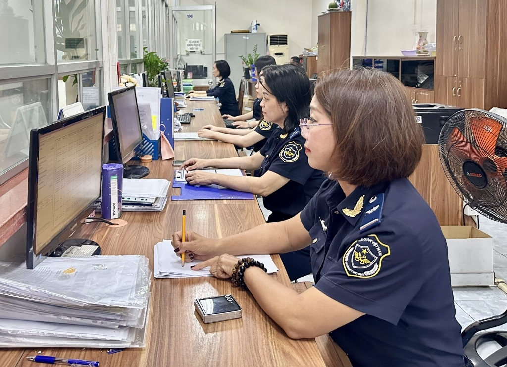 Hải quan khu công nghệ cao: Ứng dụng khoa học kỹ thuật trong quản lý hải quan Hải quan khu công nghệ cao: Ứng dụng khoa học kỹ thuật trong quản lý hải quan