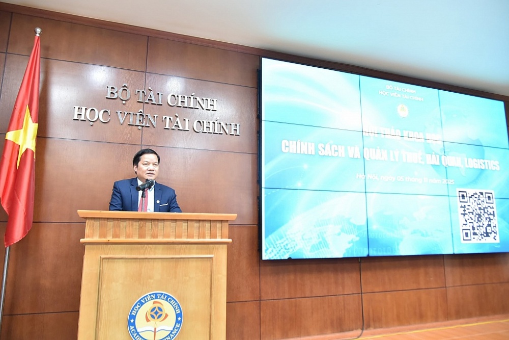 PGS.TS Nguyễn Mạnh Thiều, Phó Giám đốc Học viện Tài chính phát biểu tại hội thảo khoa học “Chính sách và quản lý Thuế, Hải quan, Logistics” PGS.TS Nguyễn Mạnh Thiều, Phó Giám đốc Học viện Tài chính phát biểu tại hội thảo khoa học “Chính sách và quản lý Thuế, Hải quan, Logistics”