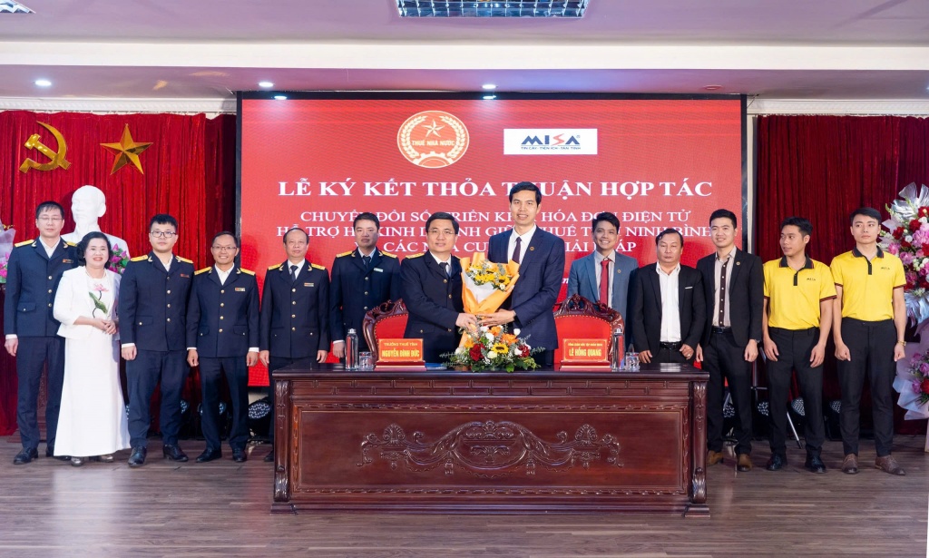 Phối hợp hỗ trợ 66.000 hộ kinh doanh tại Ninh Bình trong giai đoạn chuyển đổi Phối hợp hỗ trợ 66.000 hộ kinh doanh tại Ninh Bình trong giai đoạn chuyển đổi