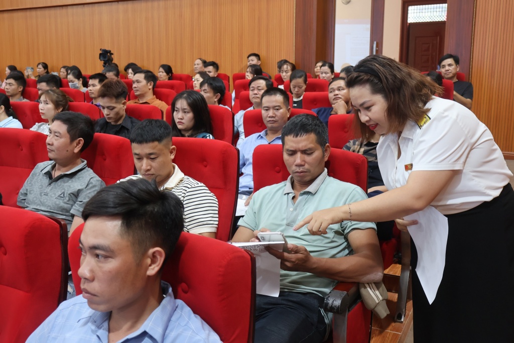 Thuế tỉnh Lai Châu quyết tâm hoàn thành mục tiêu 100% hộ kinh doanh tự kê khai thuế