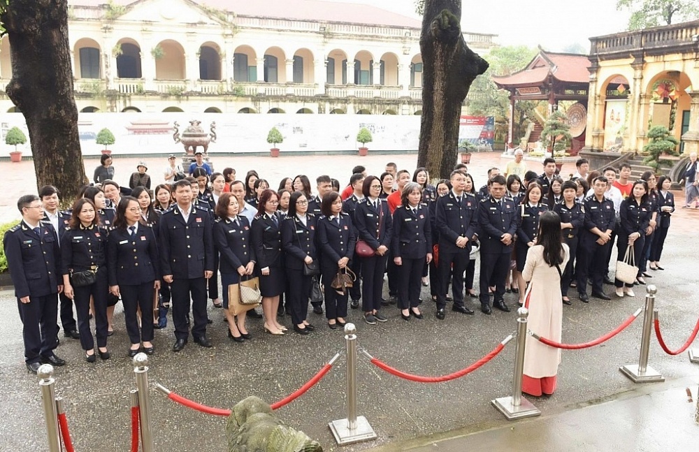 Đảng viên Hải quan học tập và làm theo tư tưởng, đạo đức, phong cách Hồ Chí Minh