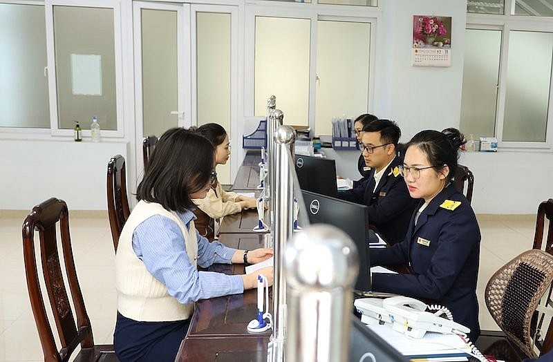 Thuế cơ sở 5 tỉnh Ninh Bình: Sẵn sàng nhiều giải pháp cho chuyển đổi từ thuế khoán sang kê khai Thuế cơ sở 5 tỉnh Ninh Bình: Sẵn sàng nhiều giải pháp cho chuyển đổi từ thuế khoán sang kê khai