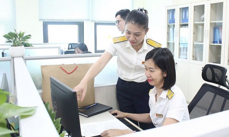 Thu ngân sách nội địa 10 tháng tăng trưởng ấn tượng