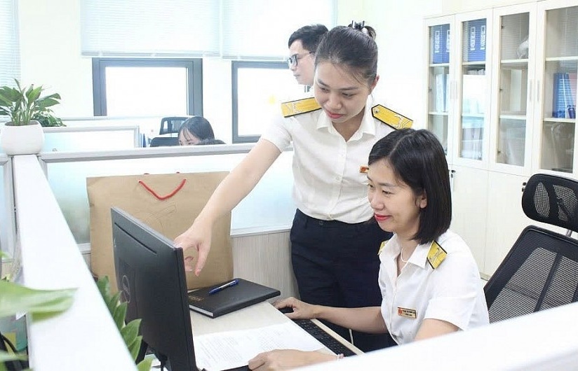 Thu ngân sách nội địa 10 tháng tăng trưởng ấn tượng