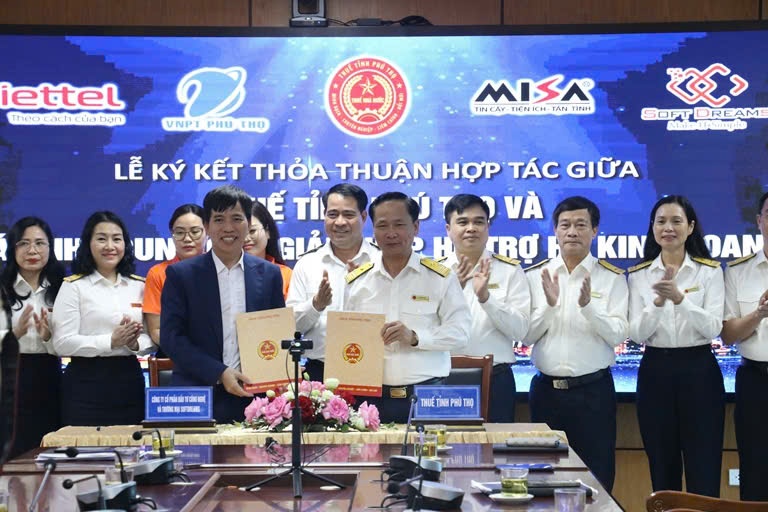 Thuế tỉnh Phú Thọ: Phối hợp hỗ trợ hộ kinh doanh chuyển đổi và sử dụng hóa đơn điện tử Thuế tỉnh Phú Thọ: Phối hợp hỗ trợ hộ kinh doanh chuyển đổi và sử dụng hóa đơn điện tử