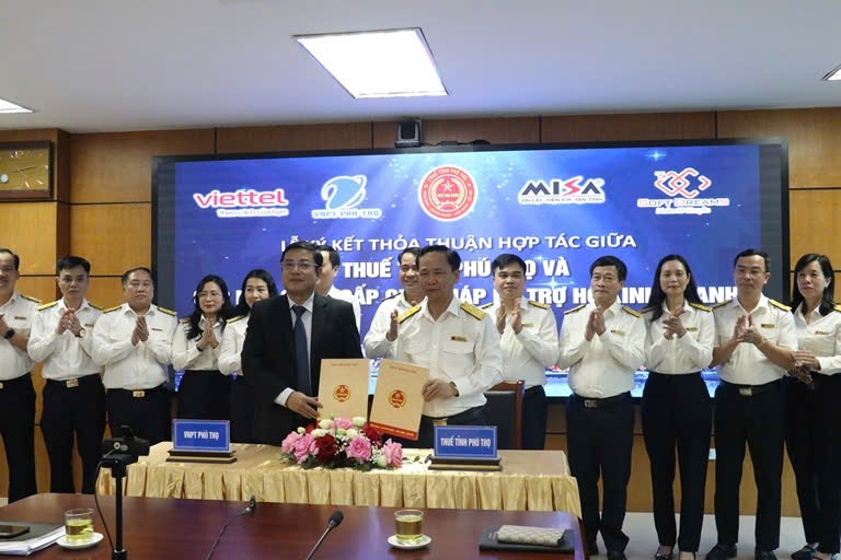 Thuế tỉnh Phú Thọ: Phối hợp hỗ trợ hộ kinh doanh chuyển đổi và sử dụng hóa đơn điện tử Thuế tỉnh Phú Thọ: Phối hợp hỗ trợ hộ kinh doanh chuyển đổi và sử dụng hóa đơn điện tử