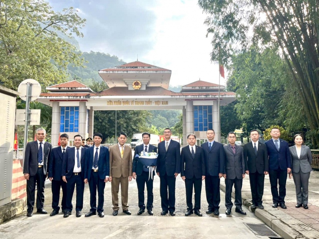 Hải quan khu vực XVI hội đàm với Hải quan Côn Minh, Trung Quốc Hải quan khu vực XVI hội đàm với Hải quan Côn Minh, Trung Quốc