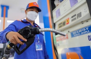 Giá xăng dầu đồng loạt tăng trở lại