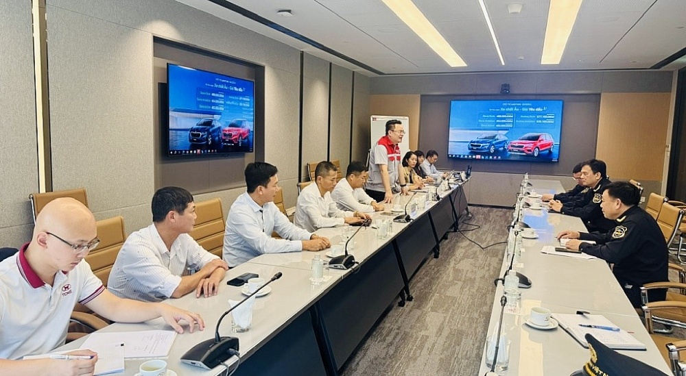 Lãnh đạo Hải quan khu vực VIII thăm và làm việc với 5 doanh nghiệp lớn